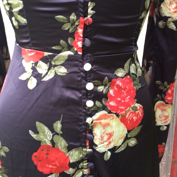 Beautiful Maxi Dress - Picture 2 of 7